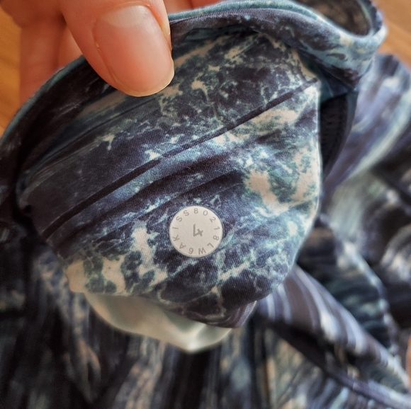 Lululemon fast and free blue crop size 4 - Picture 4 of 6